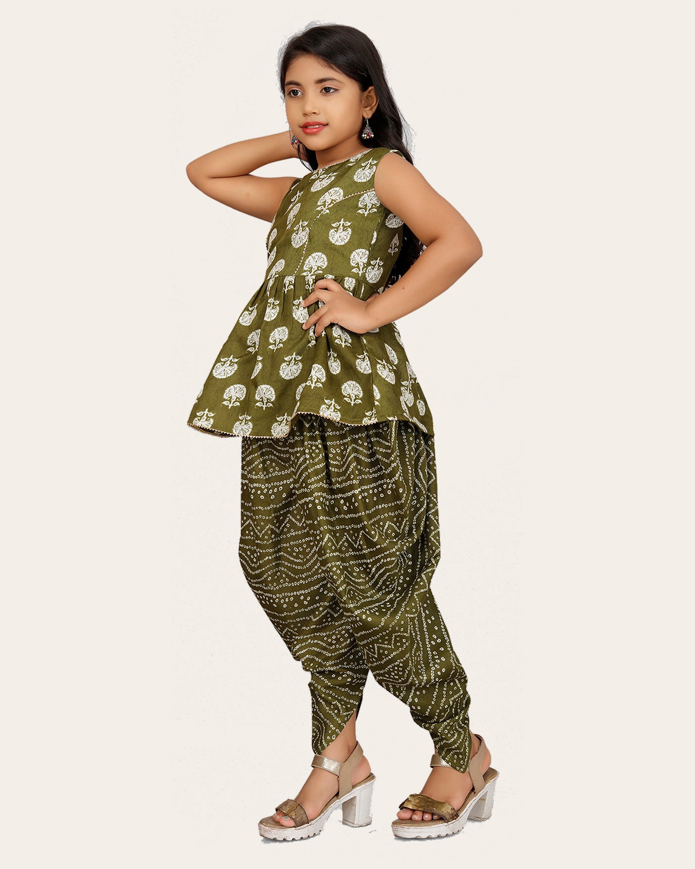 Girls A-line Sleeveless Rayon Dhoti Kurta and Dupatta Set Festive & Party Floral Print Square Neck Dupatta Net Border Lace.