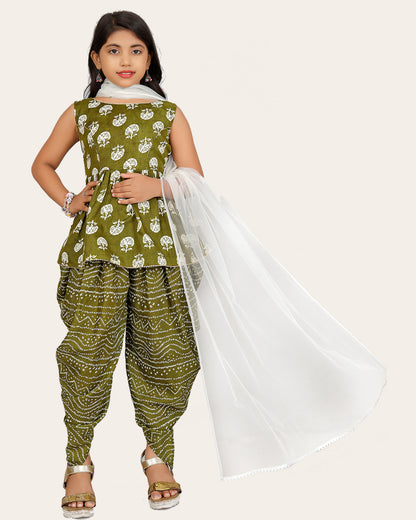 Girls A-line Sleeveless Rayon Dhoti Kurta and Dupatta Set Festive & Party Floral Print Square Neck Dupatta Net Border Lace.