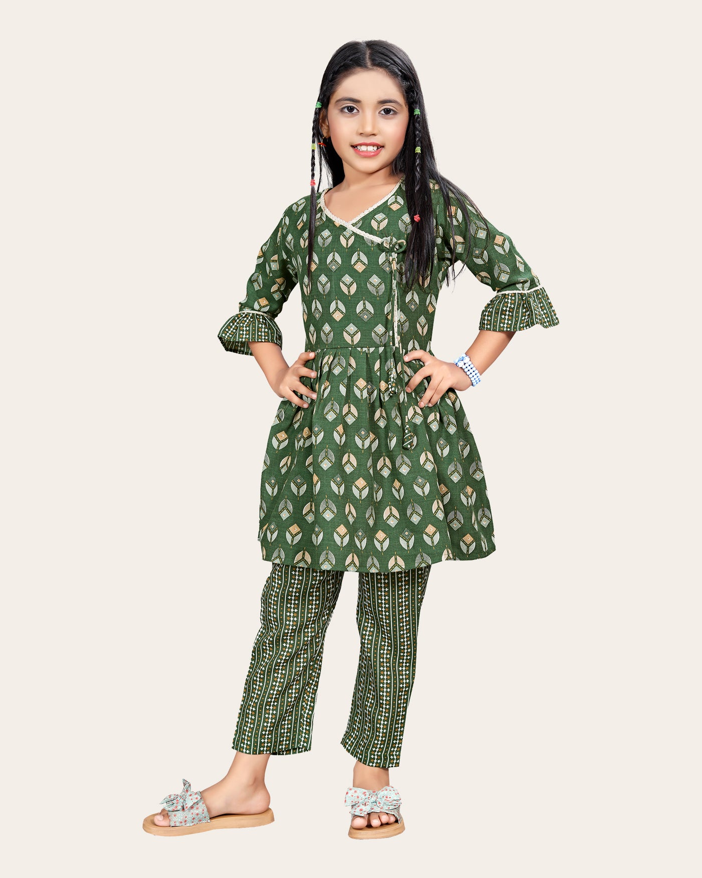 Kaaludii Girls Casual Kurta and Trouser Set